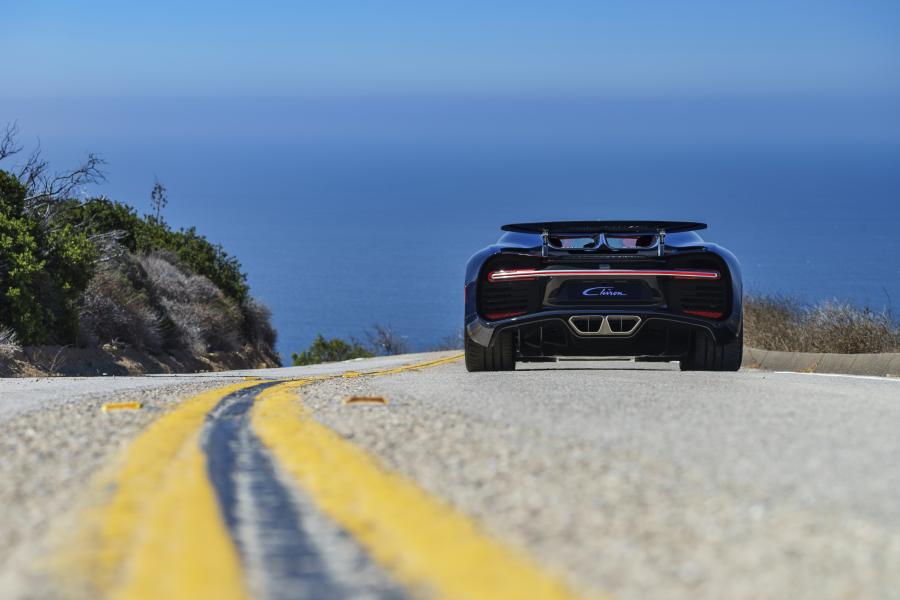  Bugatti Chiron 2016 года  (NA) (фото 11 из 39)